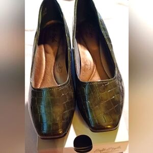 Brown Soft Style Shara shoes